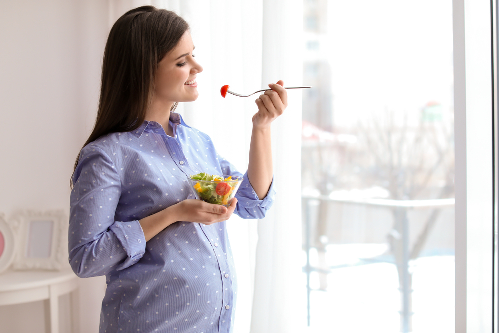١٢ نوعاً من الأطعمة عالية الأهمية في فترة الحمل