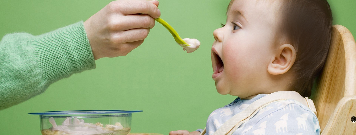 ١١ أطعمة غير آمنة لطفلك الرضيع