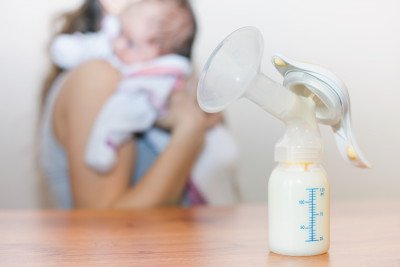 الطريقة الصحيحة لضخ حليب الثدي للأمهات المرضعات