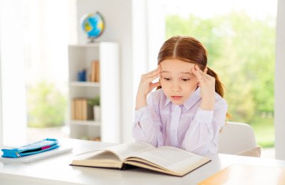 ٨ نصائح لتخفيف قلق وتوتر الامتحانات لدى طفلك
