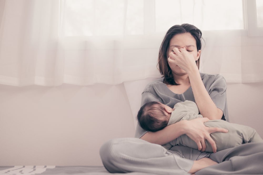 لماذا تتعب بعض الأمهات مع أطفالهن أكثر من غيرهن؟