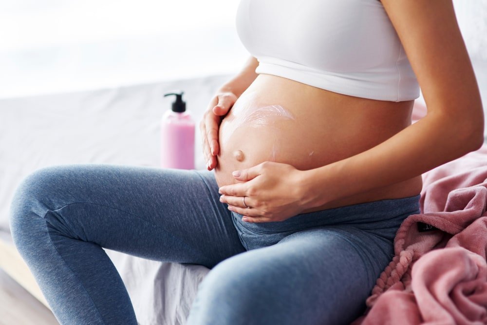 تشققات الجلد وعلامات تمدده خلال الحمل