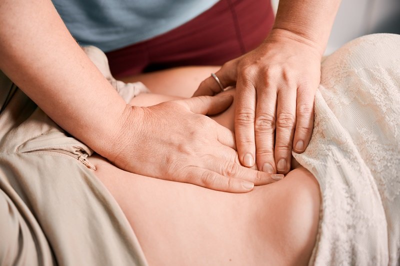 فوائد تقنية تدليك الرحم بعد الولادة