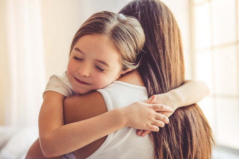 8 طرق لتعليم أطفالك الحب الحقيقي