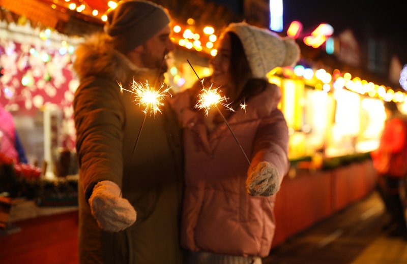 6 أفكار جديدة ورومانسية لقضاء ليلة رأس السنة مع زوجك