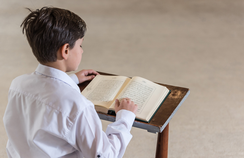 8 نصائح لتساعدي طفلك في حفظ السور القرآنية