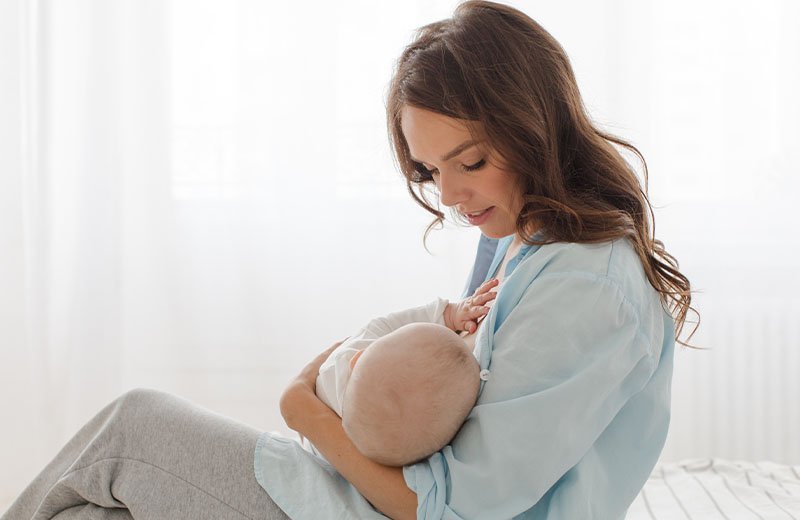 فوائد الرضاعة الطبيعية: أمر ملموس تلاحظه الأم أم لا؟