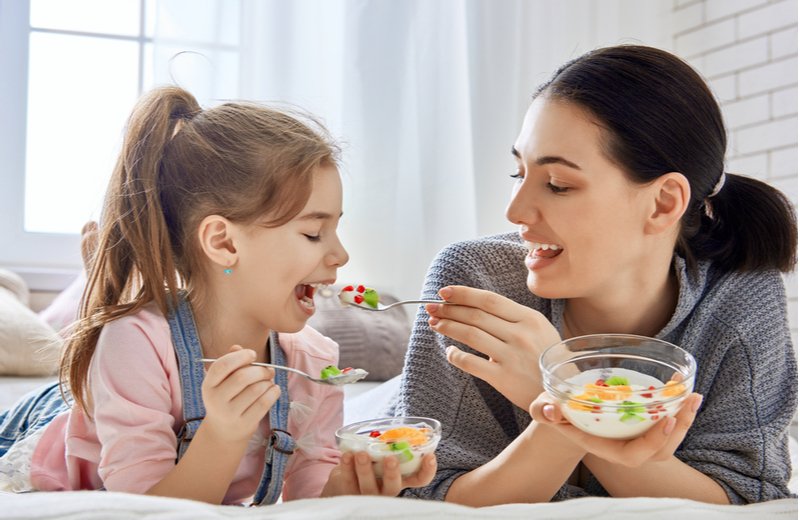 كيف ندعم عادات الأكل الصحية عند الأطفال