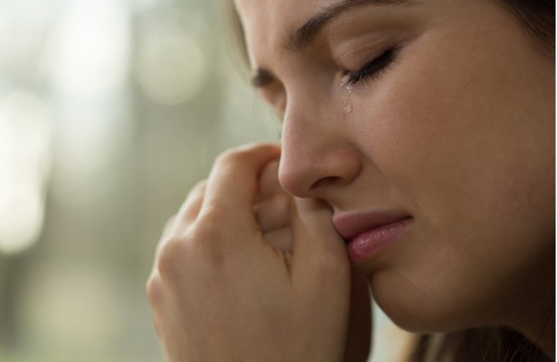 هل تعلمين أن للبكاء 10 فوائد صحية!؟
